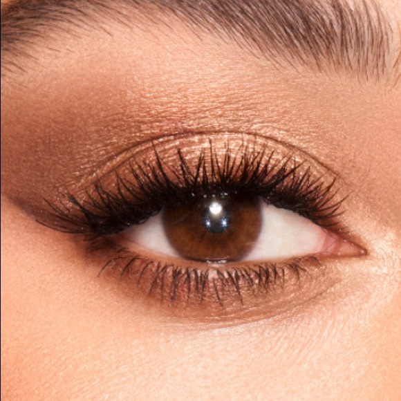 Charlotte Tilbury LUXURY PALETTE
THE Dolce vita - Picture 2 of 8